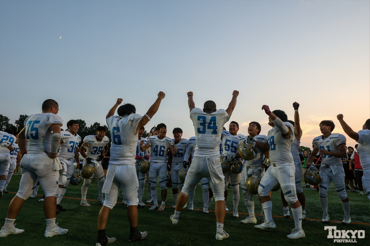 特定基金年次報告画像2_立教戦に勝利した時の写真（キャプテン）.png