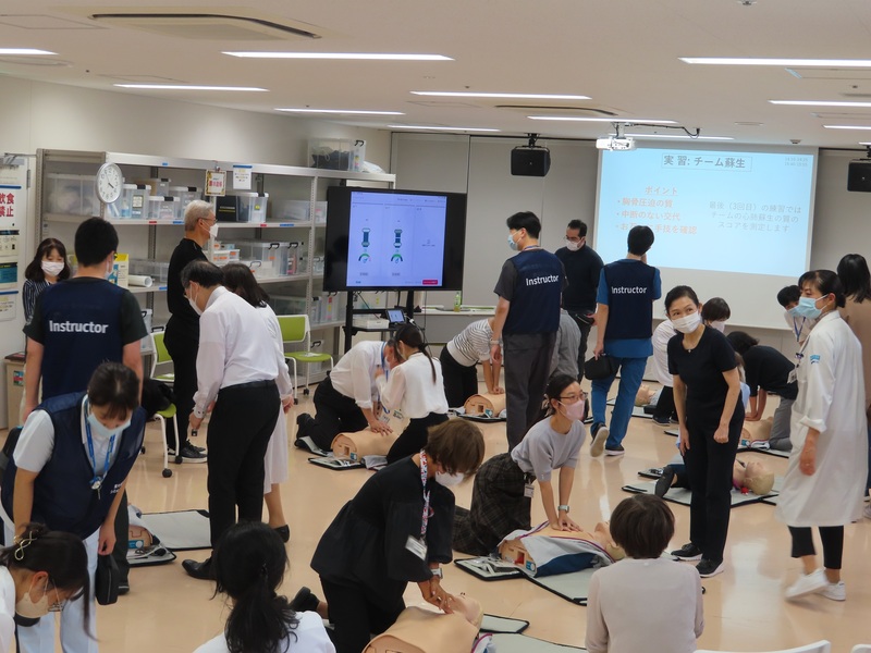 BLS実技研修_02.jpg