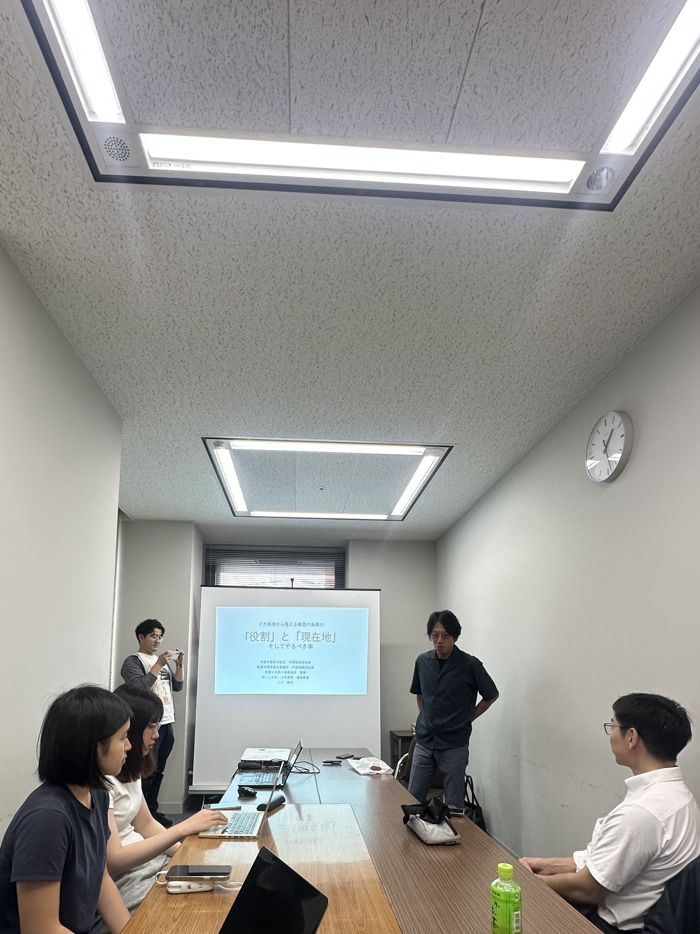 写真５：永豊富水産株式会社の6代目代表・小川氏へのヒアリングの様子.jpg