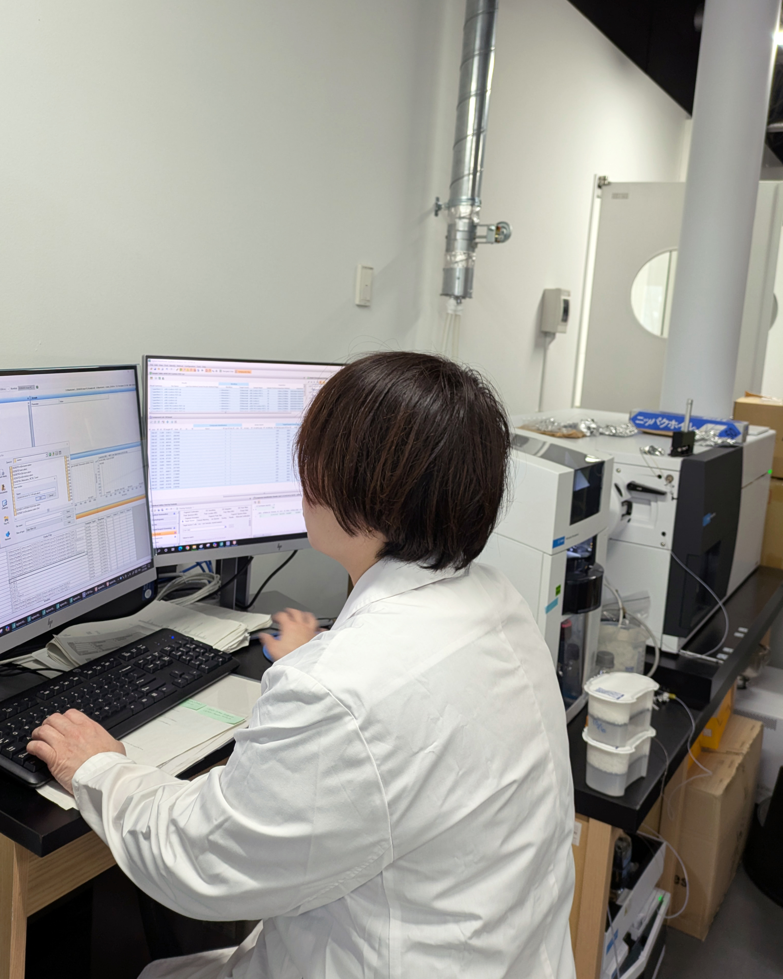 labphoto2.jpg